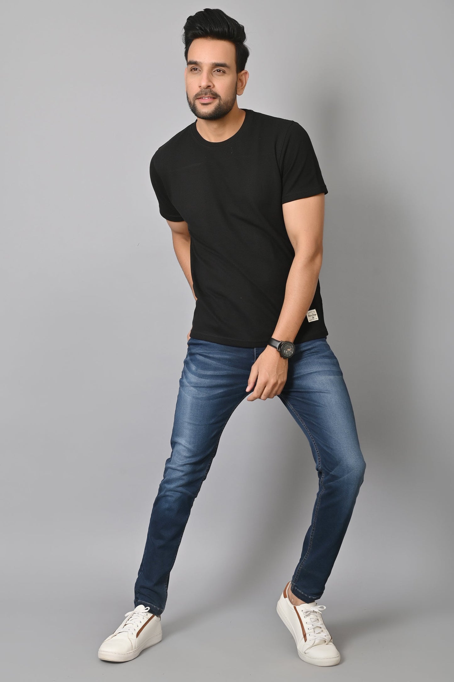 Arbour Men Solid Round Neck Cotton Blend T-Shirt