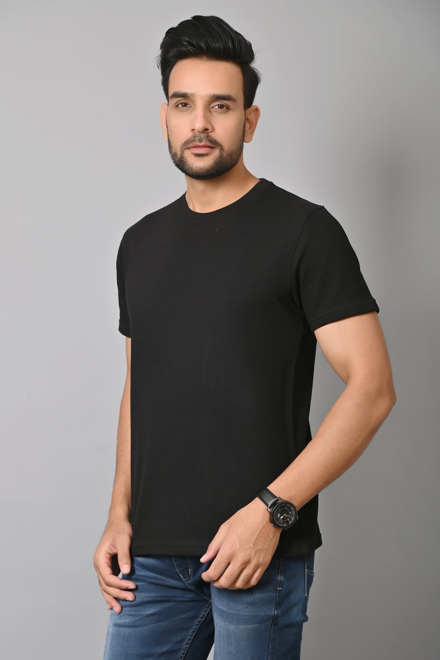 Arbour Men Solid Round Neck Cotton Blend T-Shirt