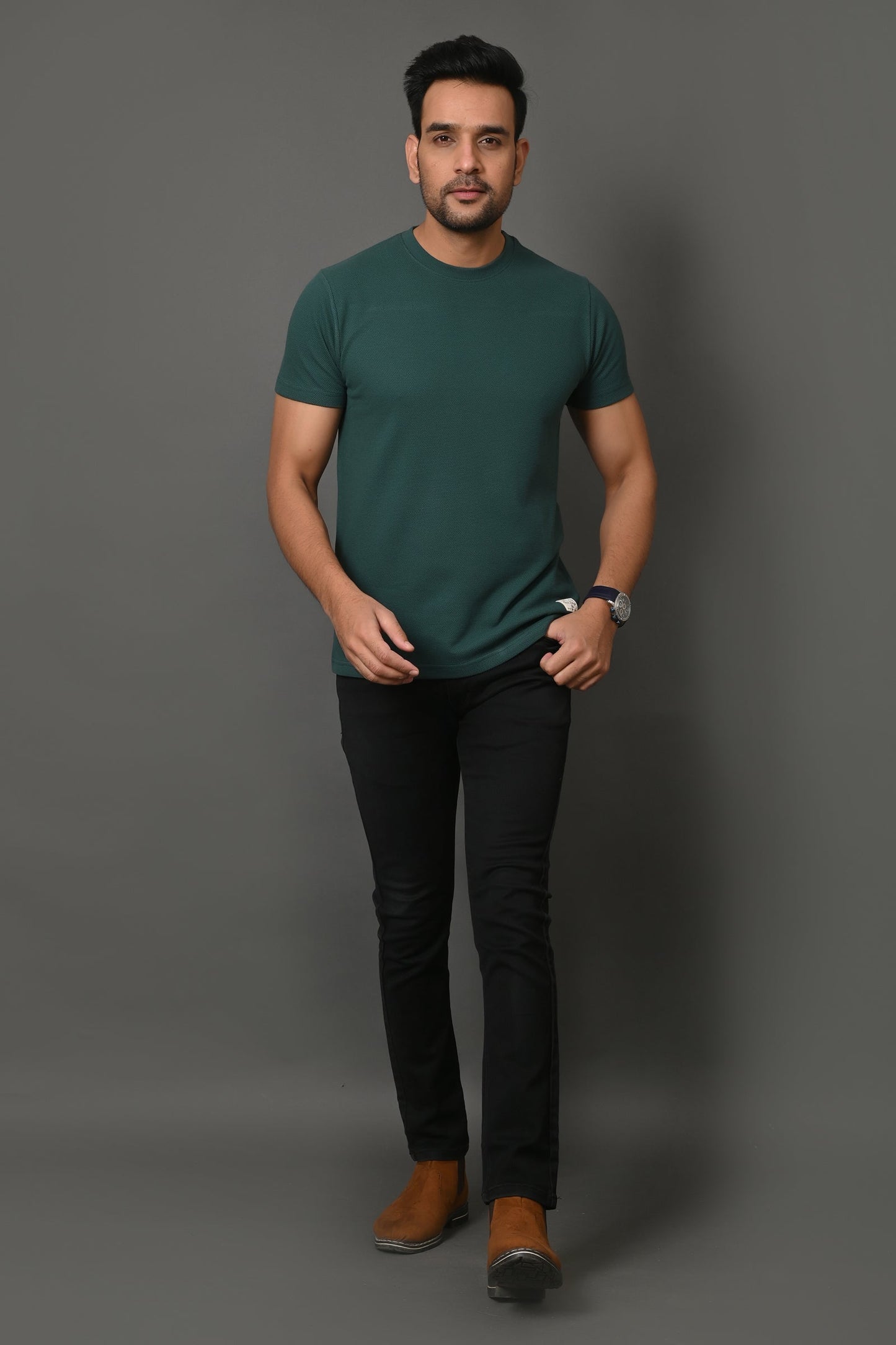 Arbour Men Solid Round Neck Cotton Blend T-Shirt