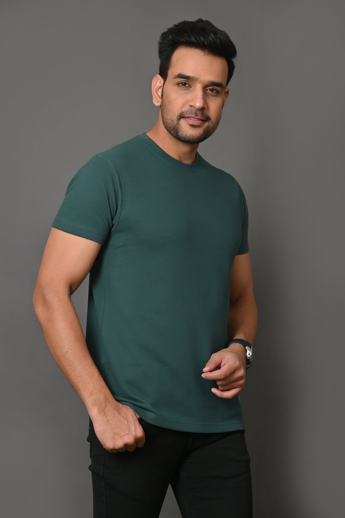 Arbour Men Solid Round Neck Cotton Blend T-Shirt