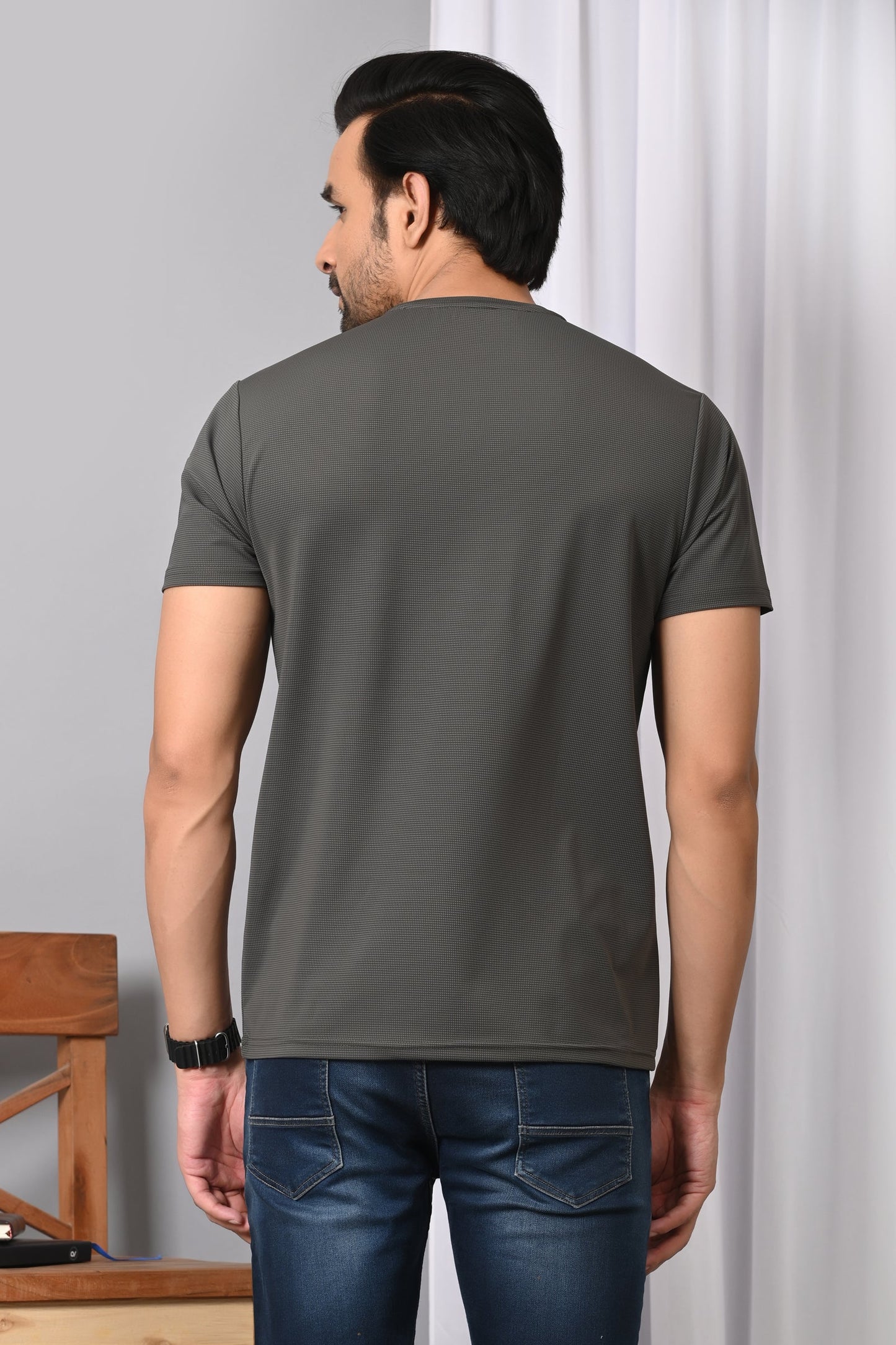 Arbour Men Round Neck Solid Slim Fit Half Sleeves T-Shirt