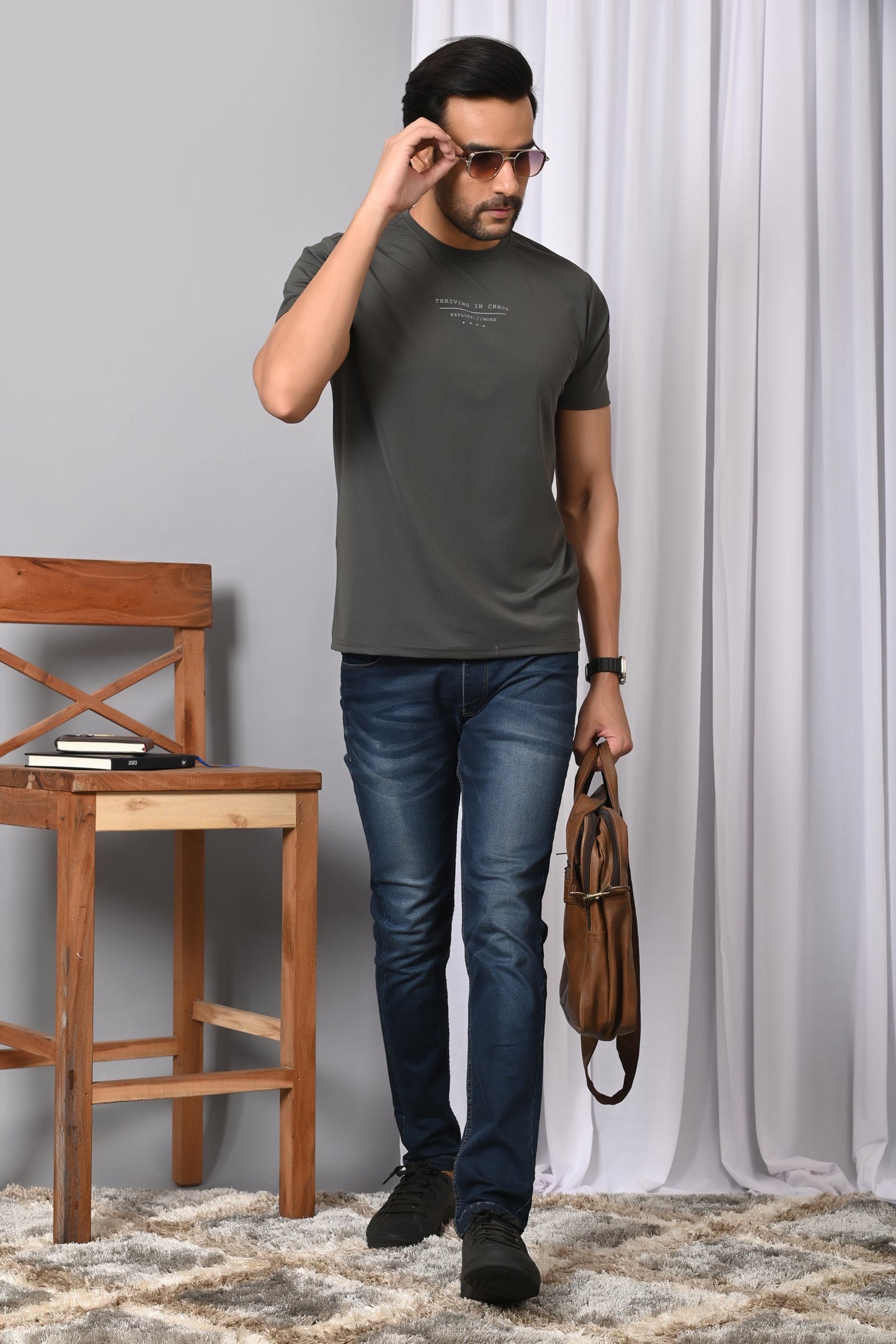 Arbour Men Round Neck Solid Slim Fit Half Sleeves T-Shirt