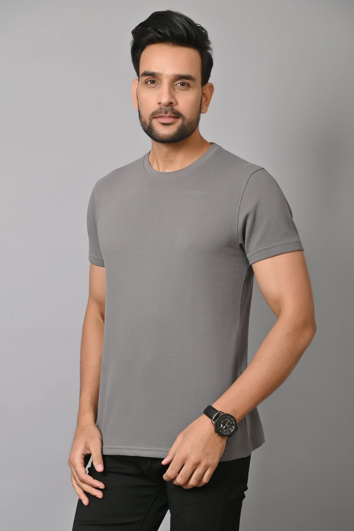 Arbour Men Solid Round Neck Cotton Blend  T-Shirt